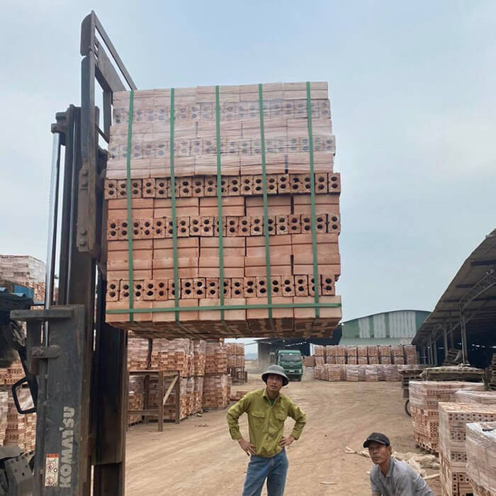 máy buộc dây đai pallet gạch