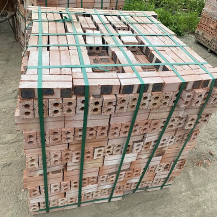 máy đóng đai pallet gạch