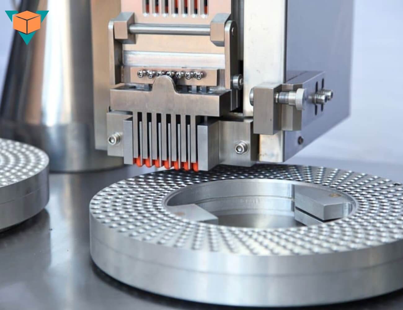 Trạm tách viên nang sắp xếp đúng hiều trên khuôn của máy đóng viên nang JTJ-H