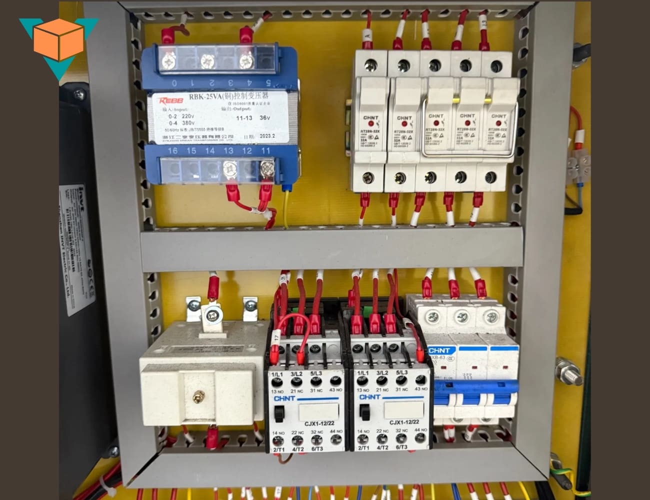 Hệ thống điều khiển PLC của máy dập viên nén tự động ZP-17D